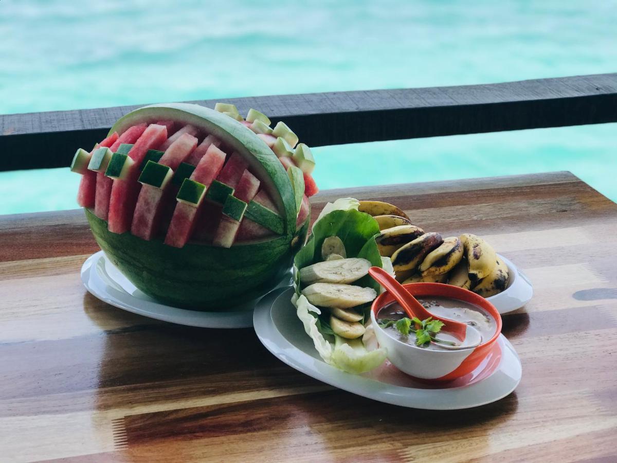 Shun Shun Water Bungalows Hotell Semporna Exteriör bild