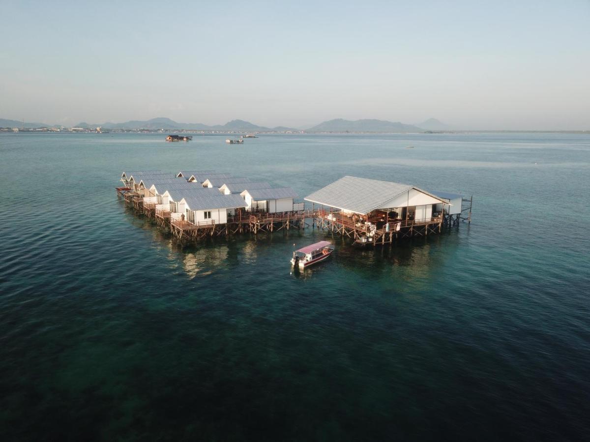 Shun Shun Water Bungalows Hotell Semporna Exteriör bild