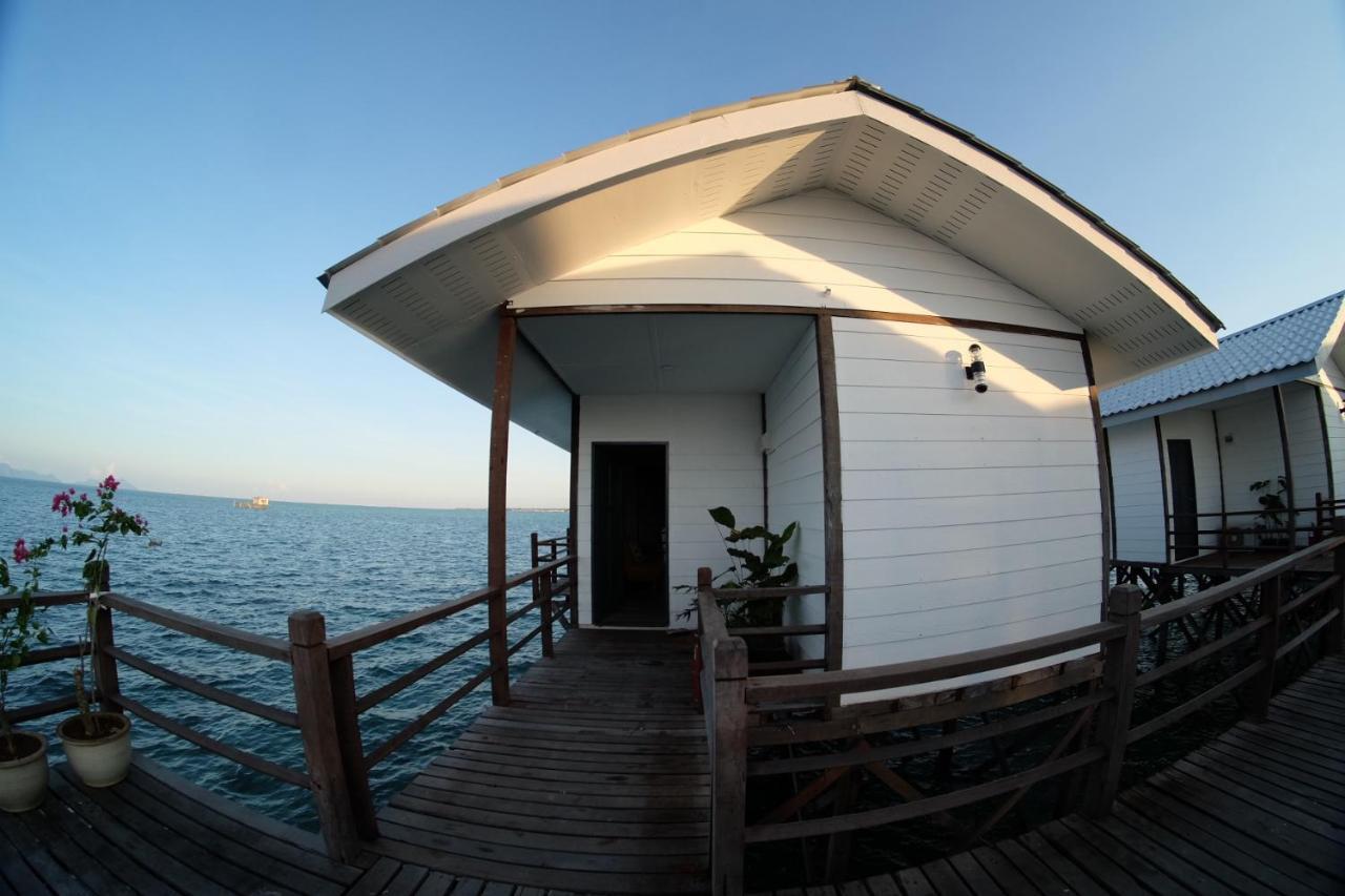 Shun Shun Water Bungalows Hotell Semporna Exteriör bild