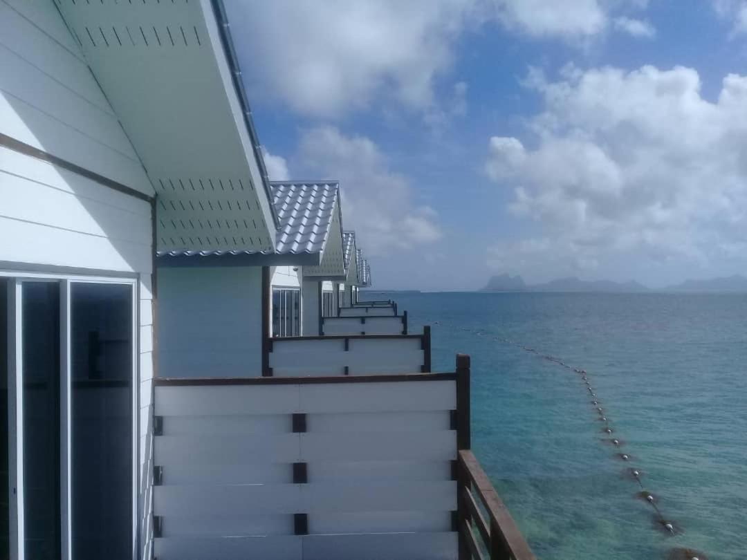 Shun Shun Water Bungalows Hotell Semporna Exteriör bild