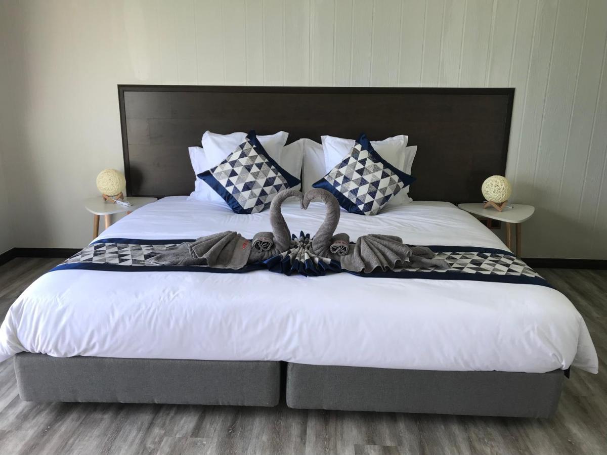 Shun Shun Water Bungalows Hotell Semporna Exteriör bild